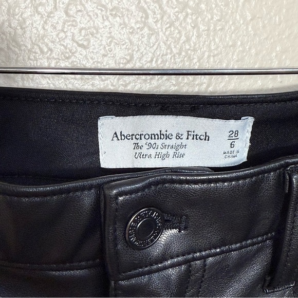 Abercrombie & Fitch 90’s straight ultra high rise faux leather pants curve love - Picture 2 of 6